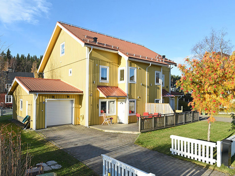 Måla om husfasad. Staffanstorp Brågarp